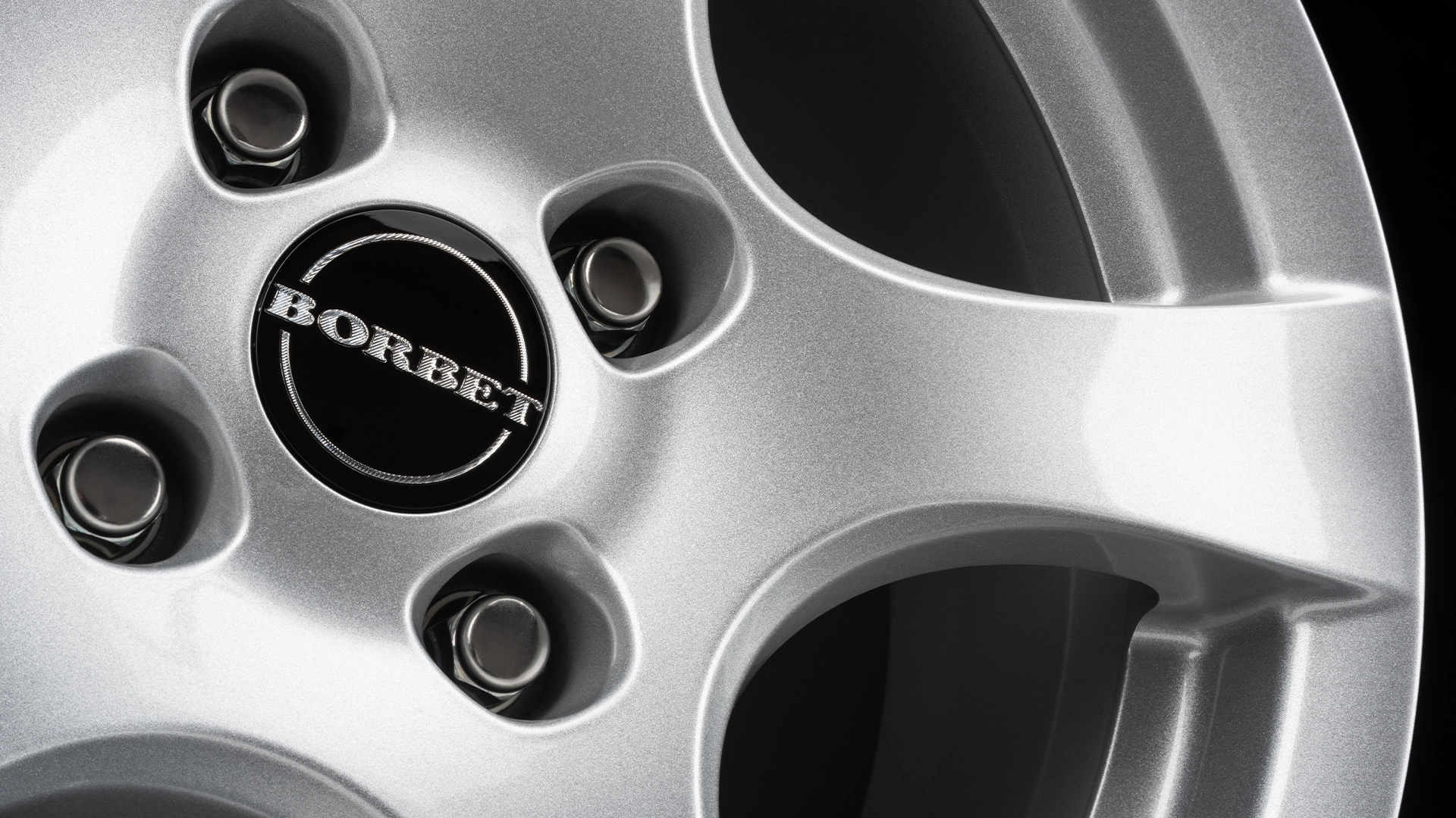 BORBET F brilliant silver 4-Loch Details